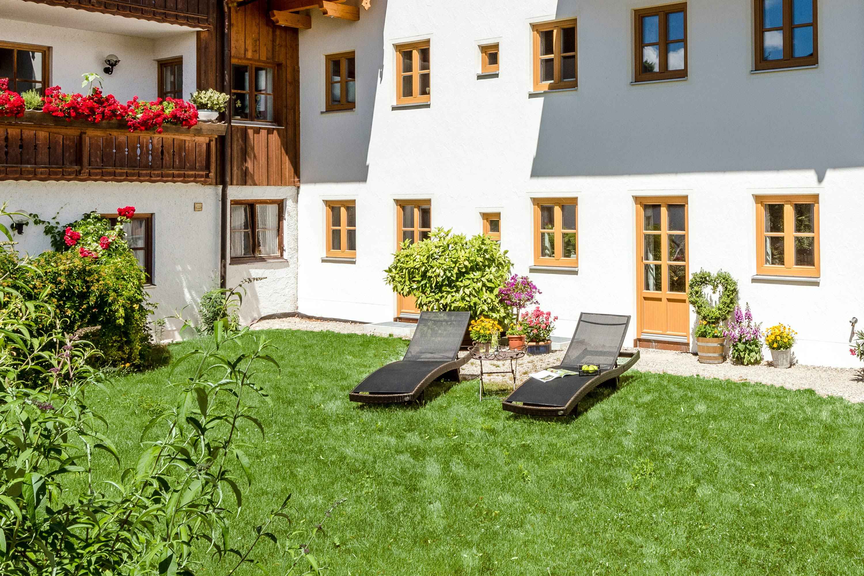 Hof Garten Liegestühle Ruhe 